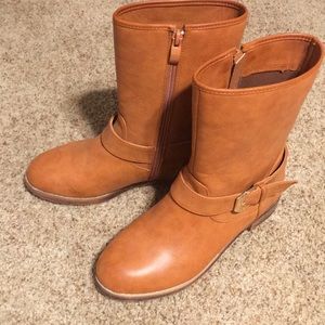 Heart’s Collection boots size 5.5